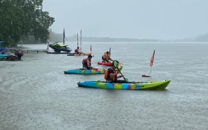 Detasemen Gegana Bengkulu Asah Kemampuan SAR Air melalui Latihan Kano