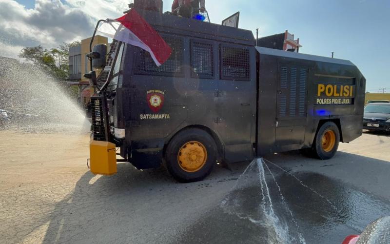 Aksi Humanis Polres Pidie Jaya Tuai Apresiasi Warga, Debu Pascabanjir Berhasil Dikendalikan
