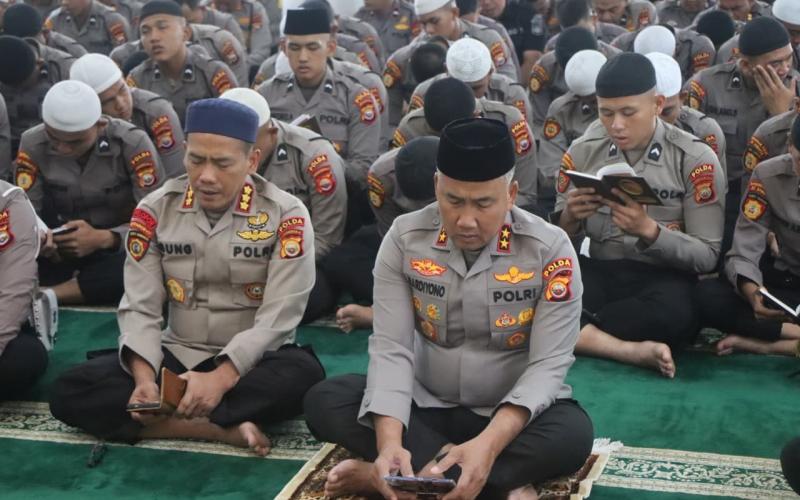 Melalui Binrohtal Zoom Meeting, Polda Bengkulu Bangun Karakter Spiritual Anggota