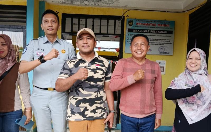 Jasa Raharja Bengkulu Bersama Tim Samsat Manna Lakukan Kunjungan Desa Terkait Tunggakan Pajak Kendaraan