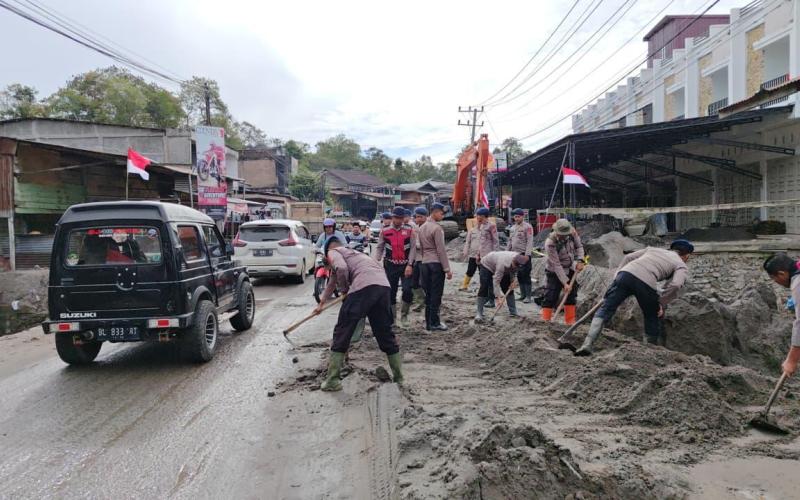 Gerak Cepat Polres Bener Meriah, Jalan Lintas Bireuen–Takengon Kembali Aman Pascabencana