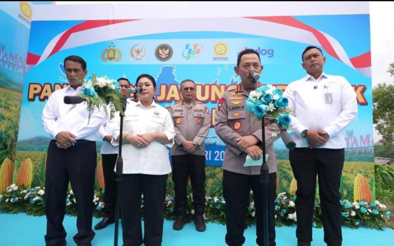 Kapolri-Ketua Komisi IV Panen Raya Jagung di Bekasi, Komitmen Dukung Ketahanan Pangan 