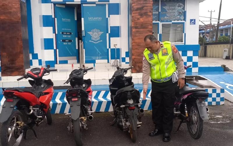 Satlantas Polres Rejang Lebong Tertibkan Knalpot Brong di Kota Curup