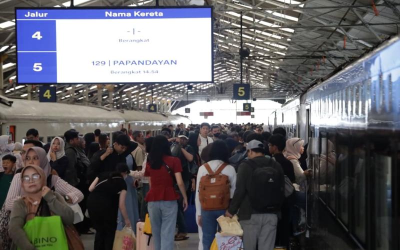 KAI Daop 2 Bandung Sukses Layani Angkutan Nataru 2025/2026 dengan Zero Accident