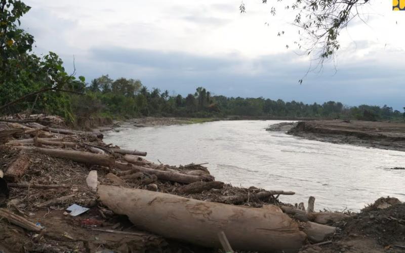  Kementerian PU Lakukan Penguatan pada Tebing Sungai Krueng