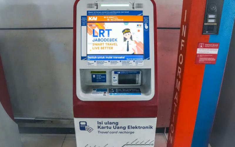 LRT Jabodebek Hadirkan Vending Machine untuk Kemudahan Pengguna
