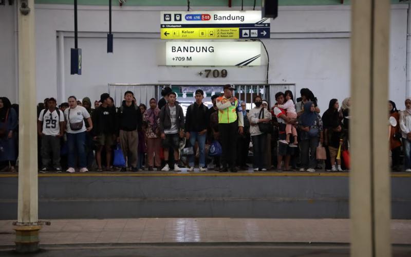 Stasiun Bandung dan Kiaracondong Layani 163 Ribu Pelanggan Datang Selama 16 Hari Liburan Natal dan Tahun Baru, Bukti Bandung Jadi Destinasi Favorit Akhir Tahun