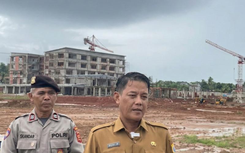  Herry Mulyadi  (Kepala Desa Cibinong)