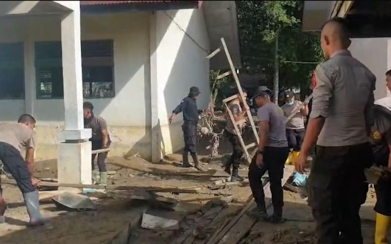 Polri Tegaskan Komitmen Pemulihan Pascabencana, SMA Negeri 1 Peusangan Siap untuk Kegiatan Belajar Mengajar