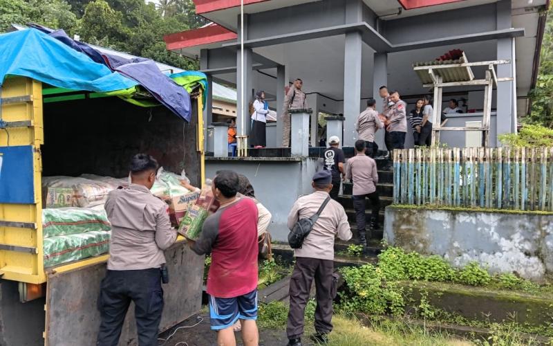 Polri Bergerak Cepat Lakukan Penyelamatan dan Pemenuhan Kebutuhan Pengungsi