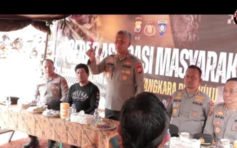 Kapolda Bengkulu Pimpin Offroad Jelajah Berkah Bhayangkara Ke-2 di Batik Nau, Salurkan Bansos untuk Warga Terpencil