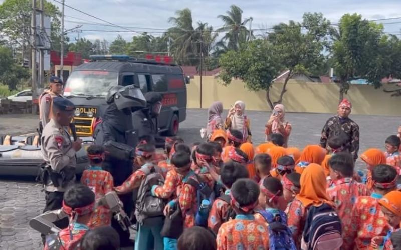 Mako Satuan Brimob Polda Bengkulu Terima Kunjungan Edukatif Siswa SD IT Insan Kamil