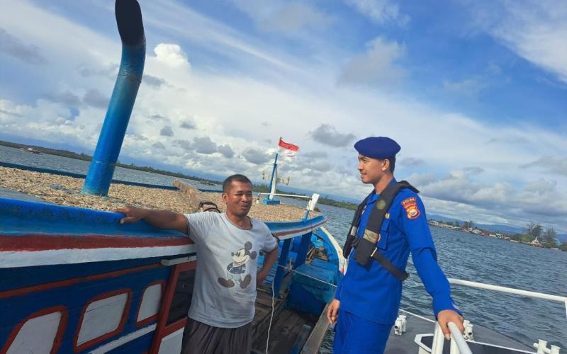Ditpolairud Polda Bengkulu Laksanakan Patroli Perairan menggunakan Kapal Polisi XXVII-2008 di Pantai Panjang, Himbau Keselamatan Nelayan