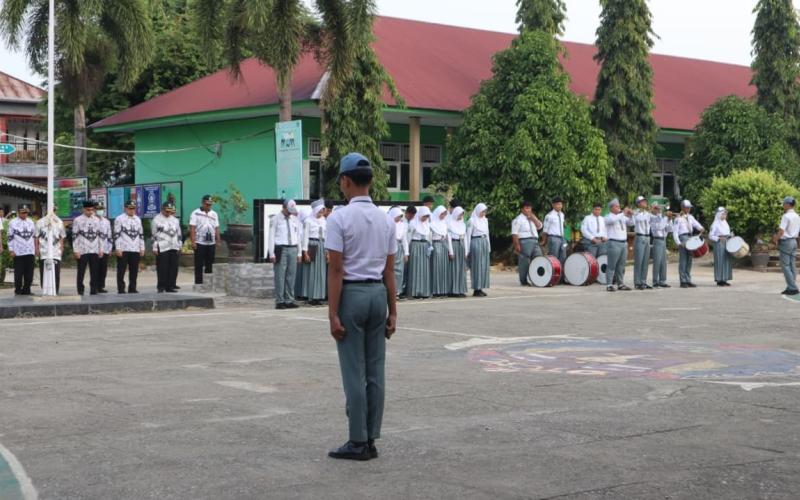 Polres Bengkulu Selatan Berikan Pembinaan Upacara di SMA Negeri 1 Bengkulu Selatan, Tekankan Disiplin dan Kamtibmas