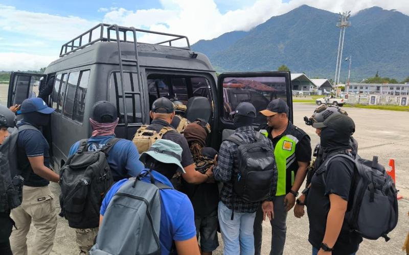 Tiga DPO KKB Yahukimo Dipindahkan ke Jayapura, Satgas Damai Cartenz 2026 Ungkap Rangkaian Kasus Berat