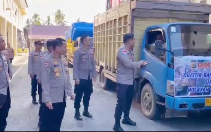 Wujudkan Kepedulian Polri, Polres Aceh Timur Salurkan Bantuan Logistik Kapolri ke 14 Titik Pengungsian Banjir