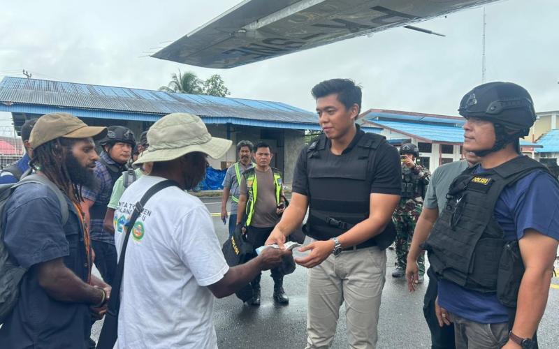 Korowai Memanggil Nurani: Solidaritas Warga Menguat di Tengah Penembakan Pilot, Empat Pelaku Diamankan dan Pengamanan Bandara Diperketat