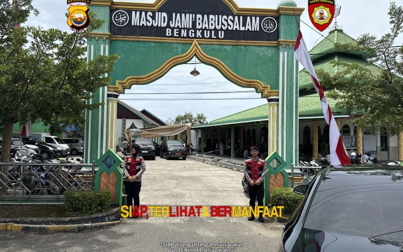 Polwan Dit Samapta Polda Bengkulu Amankan Sholat Jumat di Masjid-Masjid, Pastikan Keamanan dan Kenyamanan Jamaah