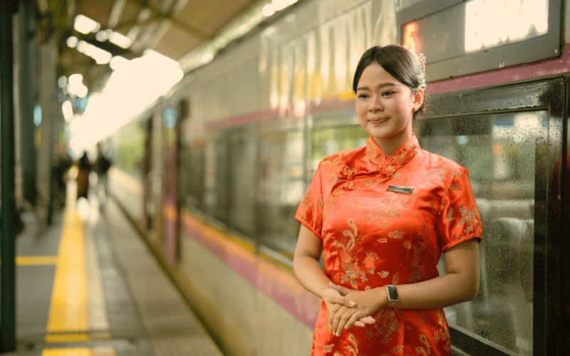 KAI Services Hadirkan Nuansa Imlek dalam Perjalanan Kereta Api