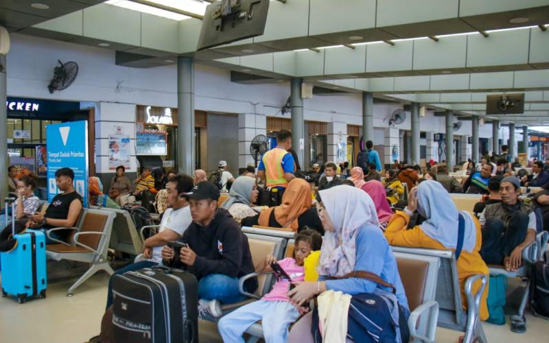 Pemesanan Tiket Lebaran Terus Meningkat, 178.897 Tiket KA Reguler Keberangkatan Daop 1 Jakarta Telah Terjual