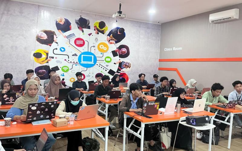 Telkom AI Center Makassar Bekali Mahasiswa Bangun Web Portfolio AI untuk Hadapi Gig Economy