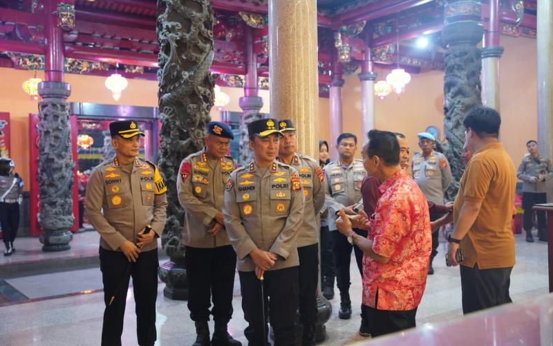 Pastikan Malam Imlek Aman, Kapolda Sumsel Tinjau Pengamanan Sejumlah Klenteng di Palembang