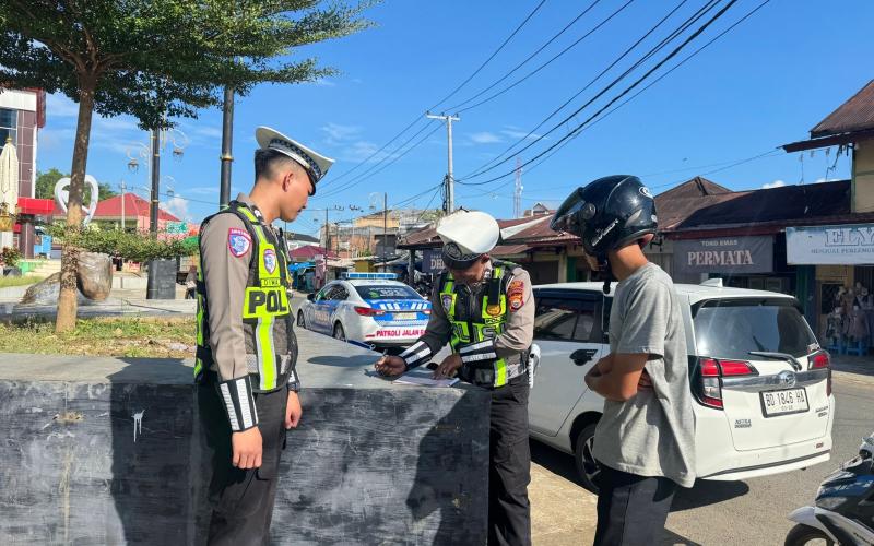 Satlantas Polres Lebong Gelar Teguran Simpatik Ops Keselamatan Nala 2026 di Pasar Muara Aman