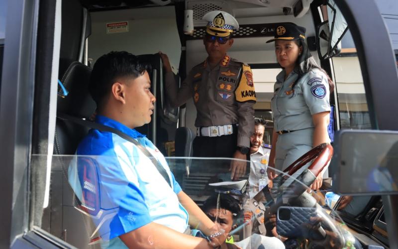 Pastikan Keselamatan Penumpang, Ditlantas Polda Bengkulu Cek Bus PO SAN