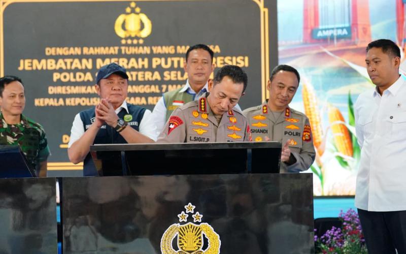 Kapolri Resmikan 57 Jembatan Merah Putih, Permudah Akses Warga