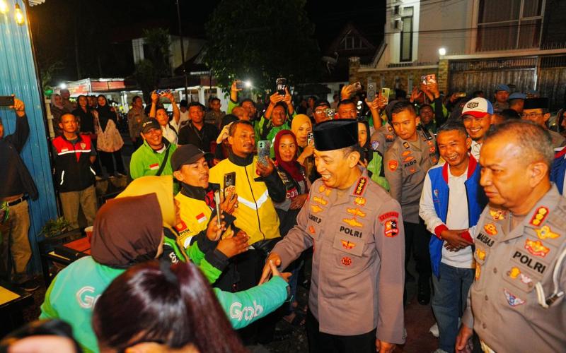 Momen Kapolri Interaksi-Serap Aspirasi Ojol di Kedai Ado Presisi 