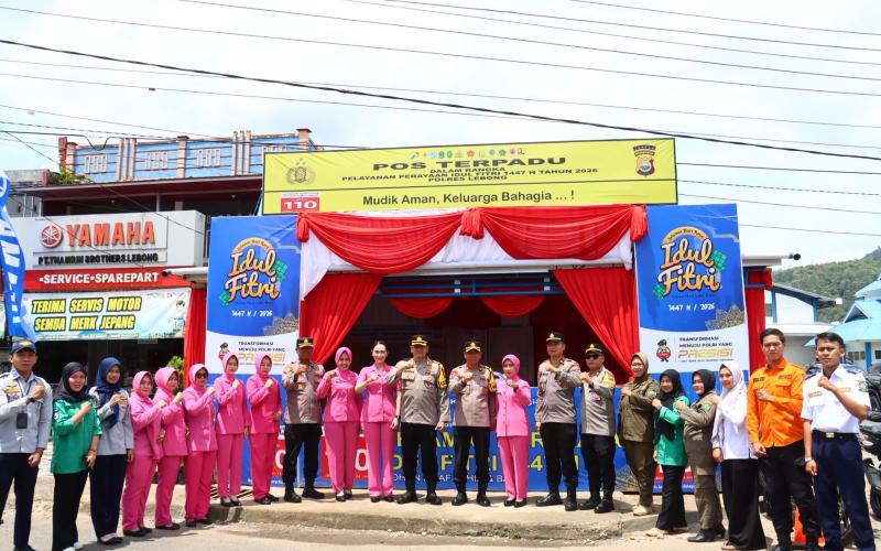 Kapolres Lebong Tinjau Pos PAM dan Pos Yan, Bersama Bhayangkari Berikan Tali Asih untuk Personel
