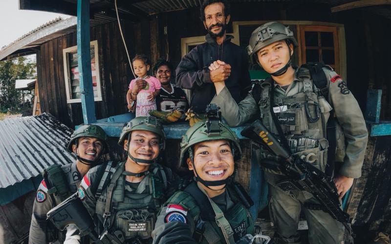Tak Semua Bisa Pulang: Rindu yang Disimpan Demi Indonesia Tetap Tenang