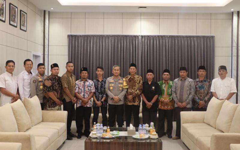 Kapolda Bengkulu Terima Silahturahmi dari PSHT Bengkulu dalam rangka Hari Raya Idul Fitri 1447 H