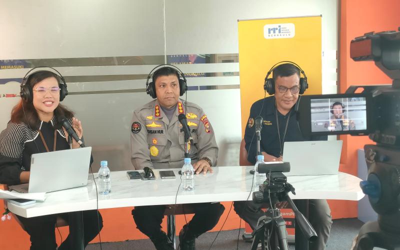 Kabid Humas Polda Bengkulu Jadi Narasumber Dialog Interaktif di RRI, Kupas Transformasi KUHP–KUHAP Baru