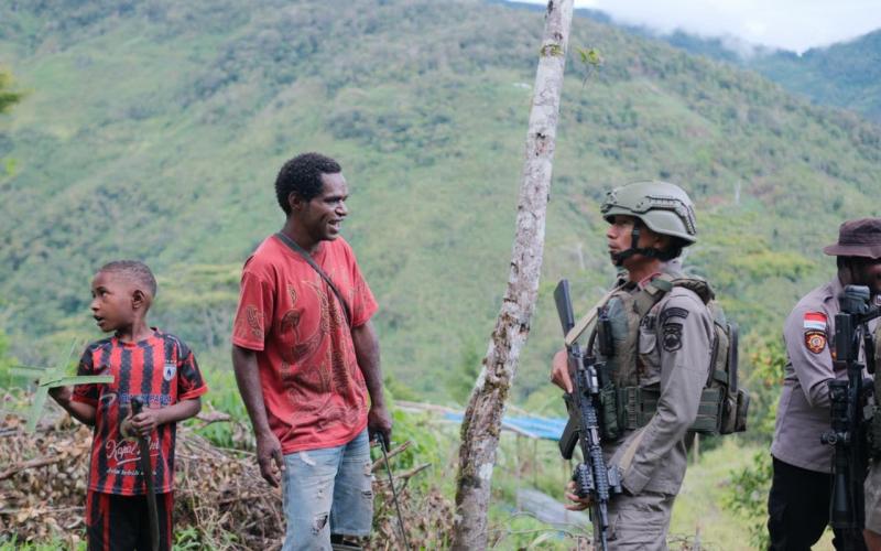 Satgas Ops Damai Cartenz-2026 Perkuat Pendekatan Humanis Lewat Patroli Sambang di Kiwirok