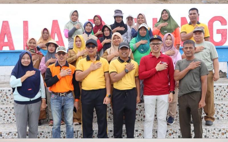 Polres Mukomuko Bersama Forkopimda Gelar GEMPAR GEMPITA ASRI, Bersihkan Pantai dan Tata Kota Secara Serentak