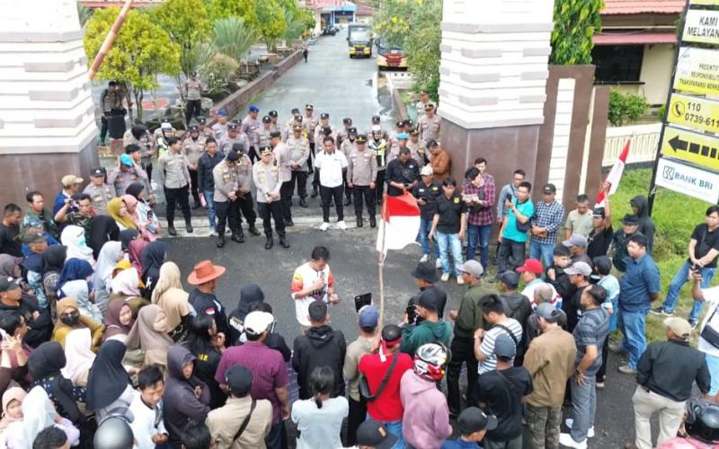 Aksi UNRAS terkait Kekerasan seksual Terhadap Anak di Bawah Umur, Polres Kaur Kawal Jalannya kegiatan