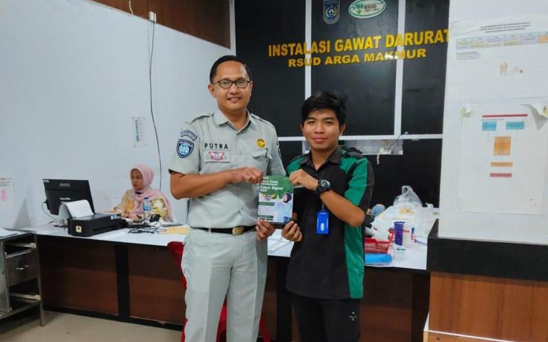 Open configuration options Jasa Raharja Bengkulu Lakukan Monitoring Korban Laka dan Sosialisasi Aplikasi SIGNAL di RSUD Argamakmur