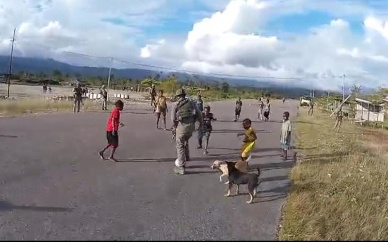 Satgas Operasi Damai Cartenz 2026 Perkuat Keamanan dan Kedekatan Humanis dengan Masyarakat Kenyam