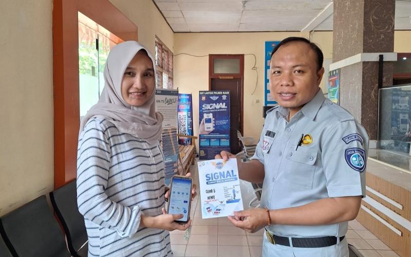 Penanggung Jawab Jasa Raharja Kaur Sosialisasikan Aplikasi SIGNAL di Samsat Kaur, Dorong Transformasi Digital Layanan Pajak Kendaraan