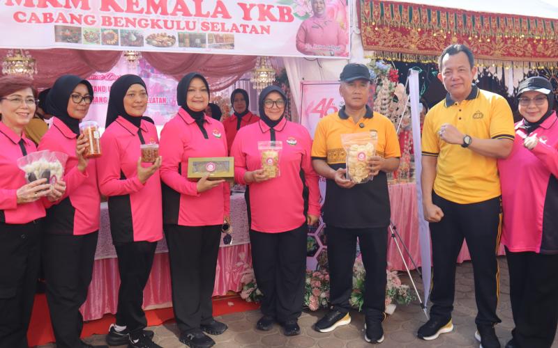 Kapolda Bengkulu Hadiri Senam Bersama dan Borong Bazar Produk UMKM Bhayangkari Meriahkan HUT YKB ke-46
