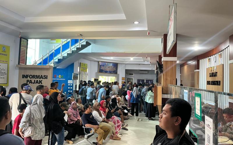 Program Pemutihan Pajak Disambut Antusias, Samsat Kota Bengkulu Dipadati Wajib Pajak