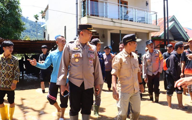Kapolres Lebong dan Forkopimda Tinjau Langsung Lokasi Banjir