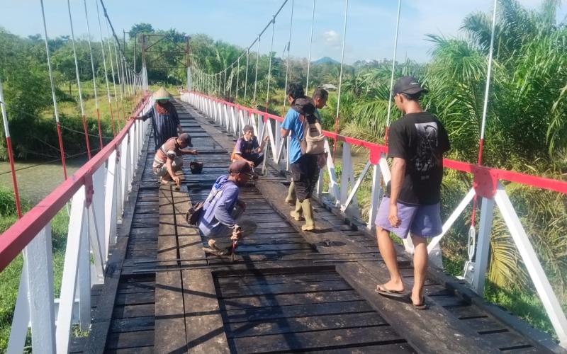 Pembangunan Jembatan Perintis Garuda Desa Sukarami Selesai