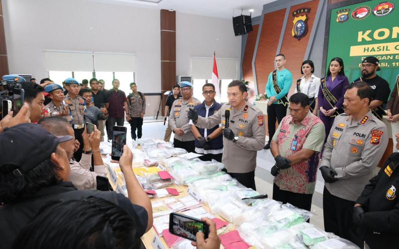 Polda Riau Bongkar 435 Kasus Narkoba dan 557 Tersangka Diamankan 