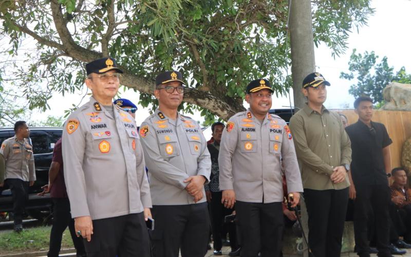 Polri Bersama Petani Jagung Tuban Bersiap Sambut Kehadiran Presiden RI pada Panen Raya
