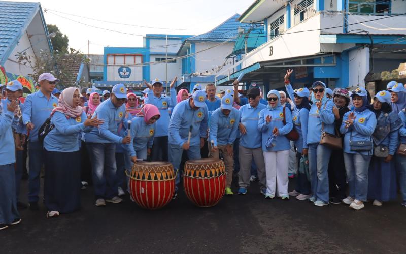 Wakapolda Bengkulu Brigjen Pol. Dicky Sondani, S.I.K., M.H., melaksanakan kegiatan jalan santai dan senam bersama