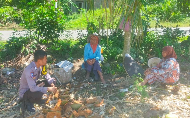 Bhabinkamtibmas Polsek Kedurang Ilir Sambangi Warga Keban Agung 2, Sampaikan Himbauan Kamtibmas