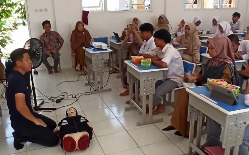 Jasa Raharja Bengkulu Gelar Pelatihan PPGD bagi Pelajar SMA 1 Muhammadiyah Boarding School