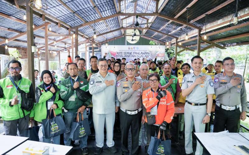 Dukung Kegiatan Polantas Menyapa: Jasa Raharja Bekali  Komunitas Ojol dengan Edukasi Keselamatan dan PPGD 